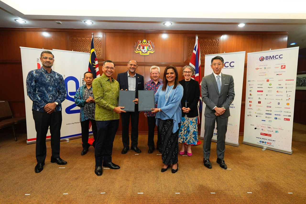 1. MoU exchange with MDEC and BMCC